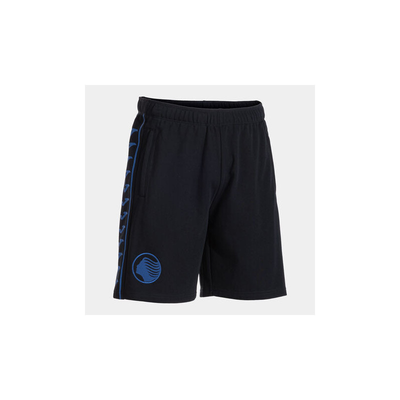 Bermuda da uomo che combinano comfort, funzionalità e passione per lo sport, omaggiano la squadra di calcio Atalanta BC.